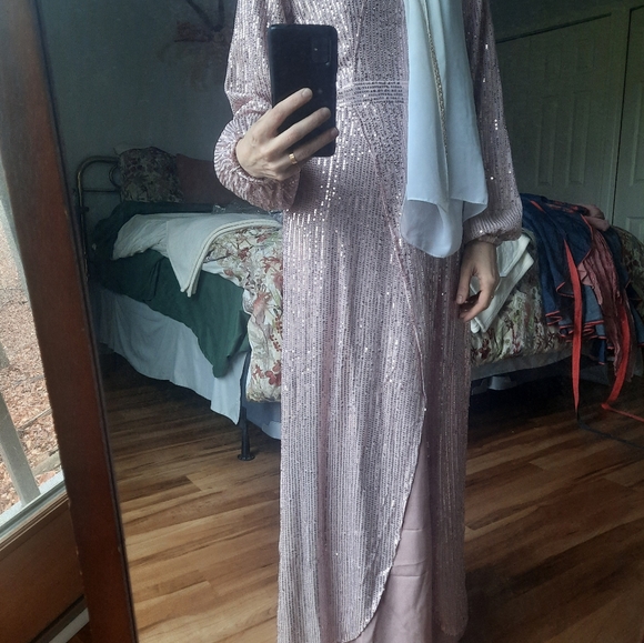 White sequin tulip cut maxi dress - Picture 5 of 6